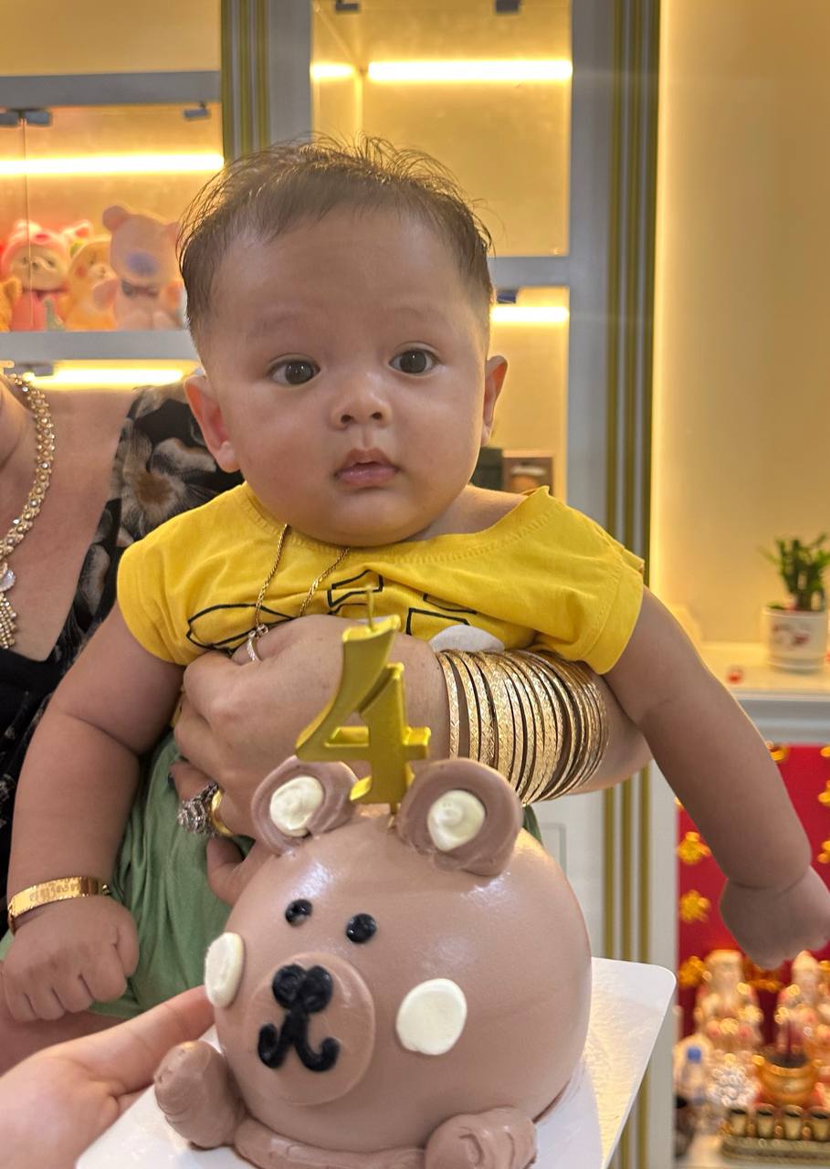 4 months old photo